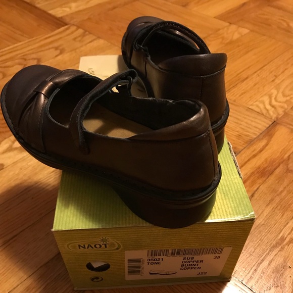 Naot Burnt Copper Mary Janes. Size 38 (7.5 US) - Picture 5 of 5